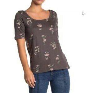 Susina women’s short sleeve square neck floral tee